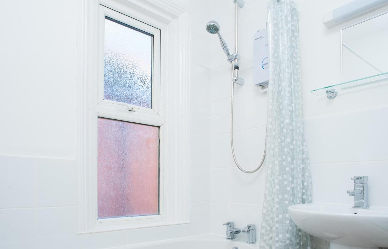 Mycityhaven - 3 Bedroom Shirehampton Flat Near Avonmouth & M4 Bristol Exterior photo